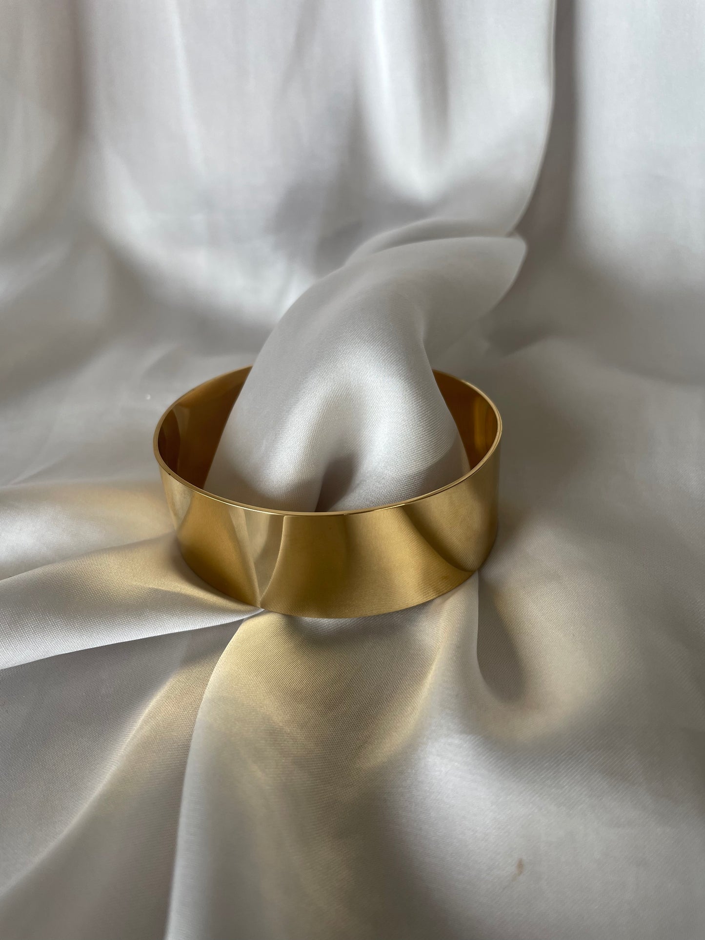 Imposing cuff