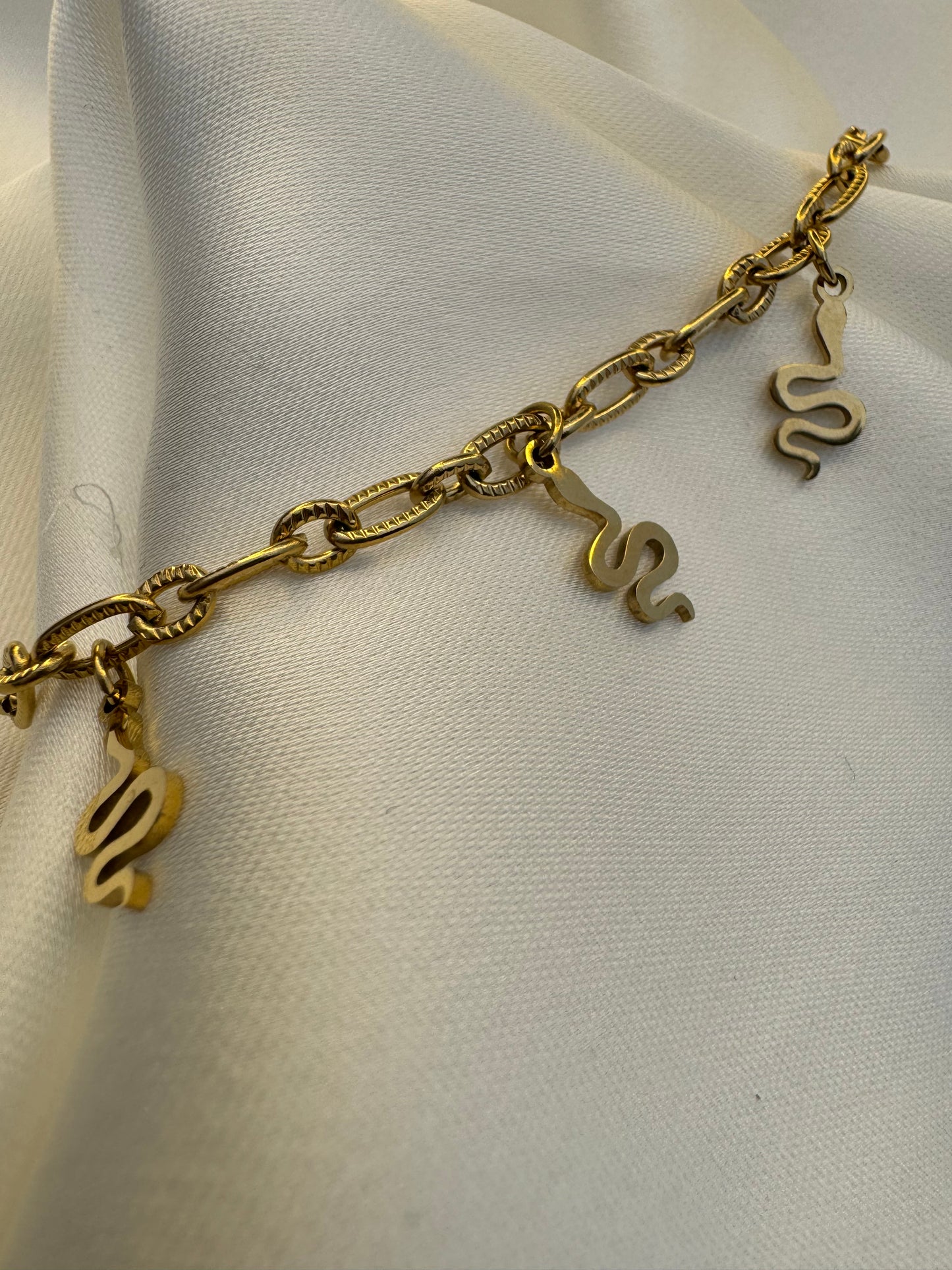 Round and pearl bracelets