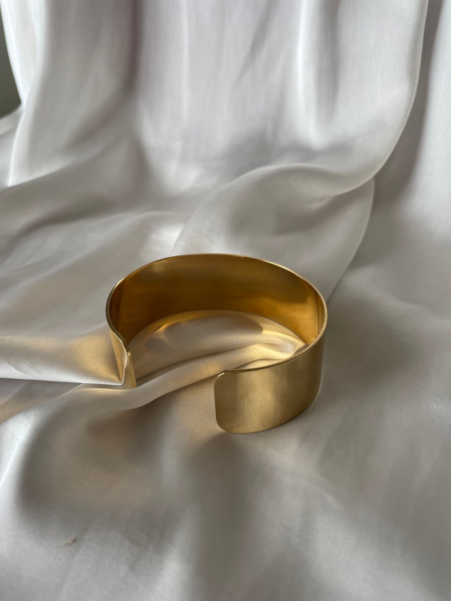 Imposing cuff
