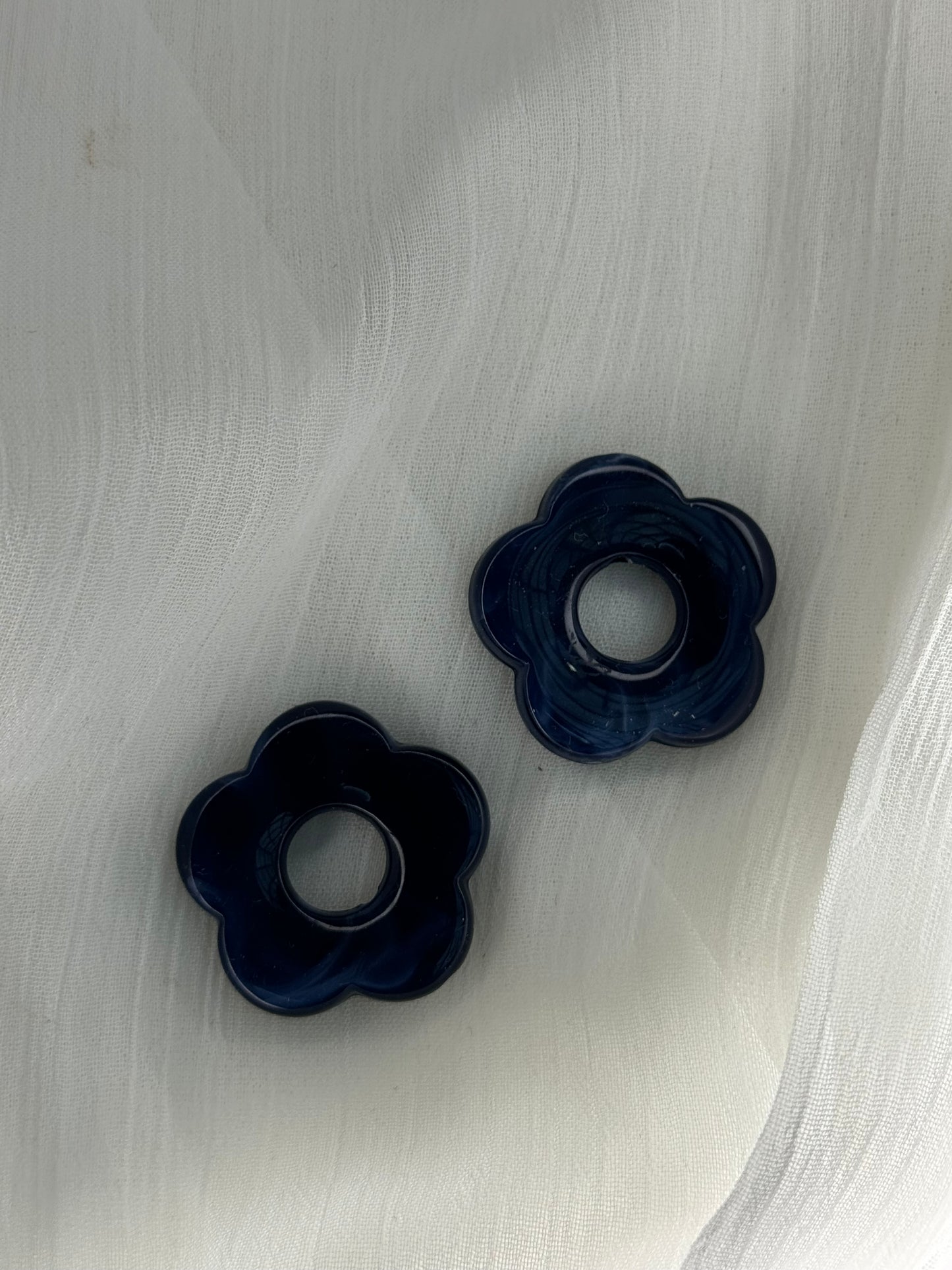 Fleurs bleu marine (grandes)