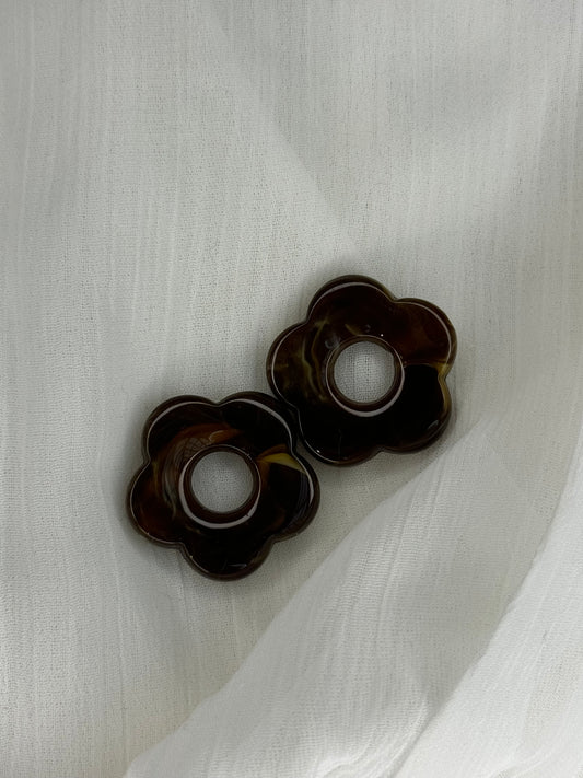 Fleurs marrons (grandes)