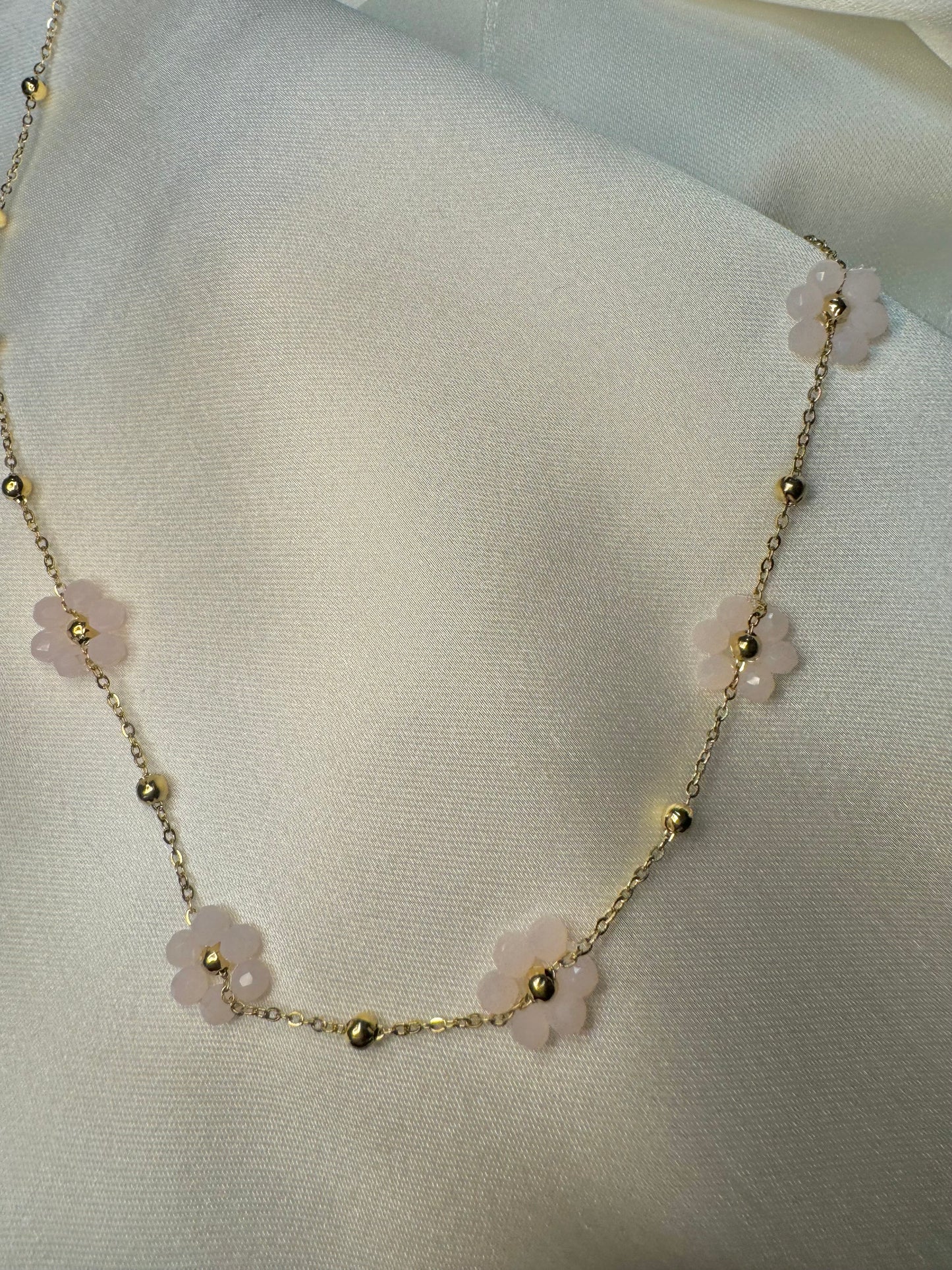 Collier fleurs rose