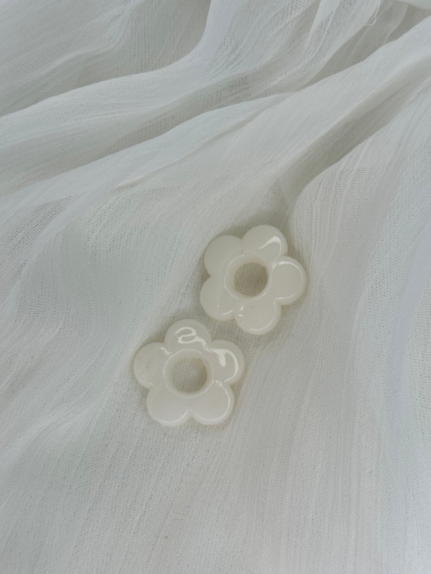 Fleurs blanches (moyennes)