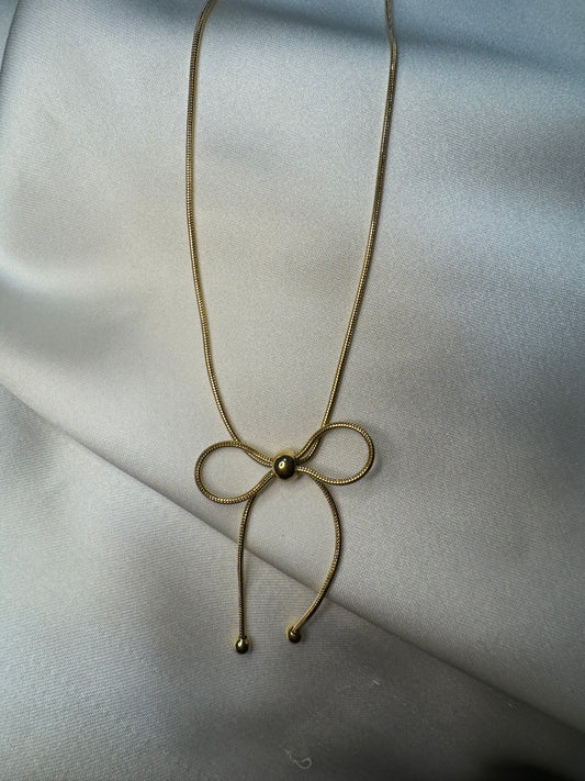 Collier Laura